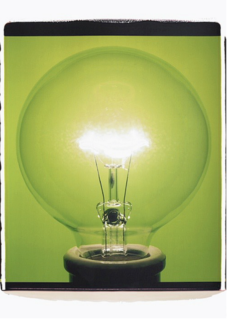 Amanda Means, Light Bulb (14284), 2007, Polaroid, 61 x 50,8 cm. © and courtesy Persiehl & Heine