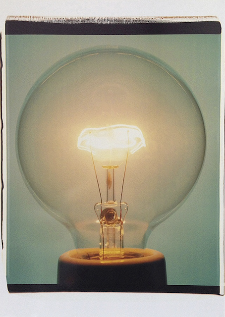 Amanda Means, Light Bulb (14314), 2003, Polaroid, 61 x 50,8 cm. © and courtesy Persiehl & Heine Amanda Means, Light Bulb (14314), 2003, Polaroid, 61 x 50,8 cm. © and courtesy Persiehl & Heine